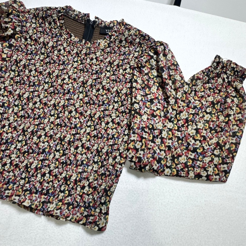 VICI Floral Smocked Puff Sleeve Blouse Medium Black Multicolor Ruffle Neck Top